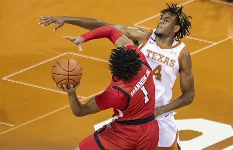 Texas Longhorns freshman star Greg Brown enters 2021 NBA draft