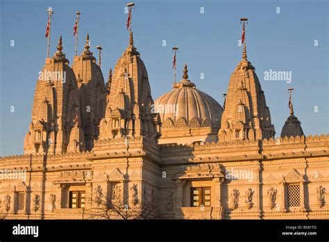 Shri Swaminarayan Mandir Temple, the largest Hindu temple outside Stock ...