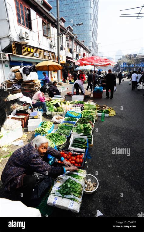 Shanghai old town street market Stock Photo - Alamy