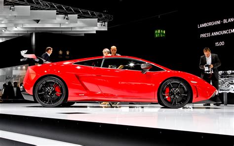 Lamborghini Gallardo LP570-4 Super Trofeo Stradale First Look - Motor Trend