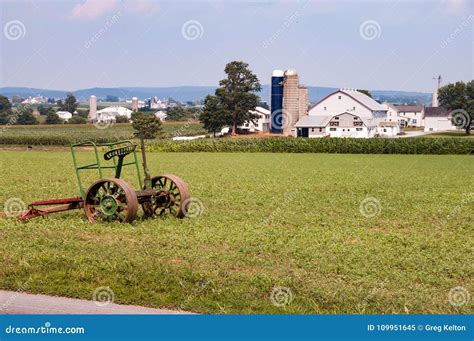 Amish Farm Equipment in Field 5 Editorial Image - Image of country, farming: 109951645