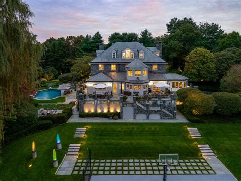 This Art-Filled Westchester Estate Was Home to Both Johnny Carson and ...