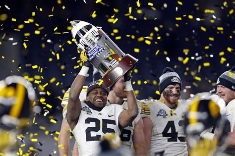 Hawkeyes End Brutal Bowl Win Drought With Pinstripe Bowl Victory