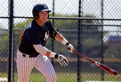 Bichette and Mattingly Are a World Apart With Yankees - The New York Times