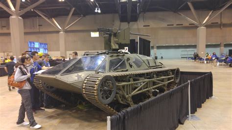 Ripsaw Tank by Howe and Howe Technologies @ St. Louis : r/FRC