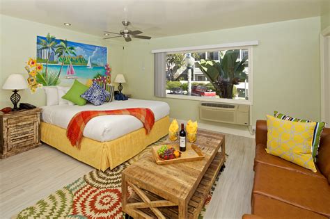 Deluxe mini suite | Ocean Palms Beach Resort