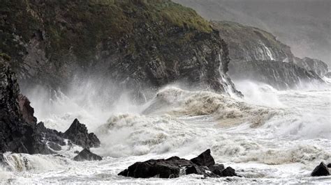 Images of Hurricane Ophelia Ireland - Storm Ophelia pictures - My Ireland Tour