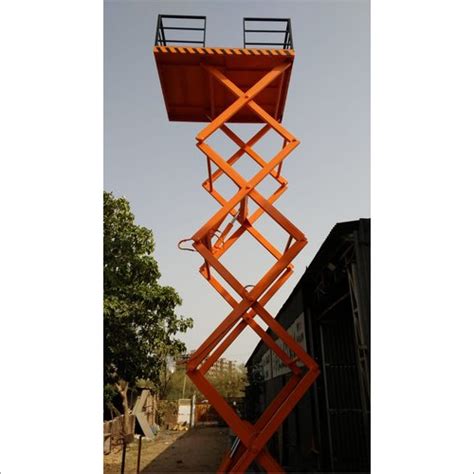 Hydraulic Scissor Lift at 300000.00 INR in Ahmedabad, Gujarat ...