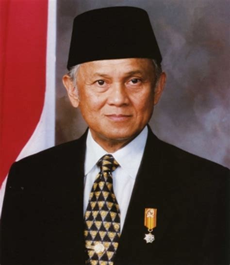 UPDATE 1-Indonesia's Habibie, president during transition to democracy ...