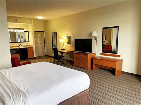 COUNTRY INN & SUITES BY RADISSON, FINDLAY, OH $94 ($̶1̶2̶3̶) - Updated ...