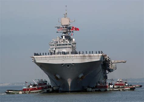 Archived U.S. Fleet Forces Command Blog (2009-2012): USS BATAAN Returns Home – Initial Haiti ...