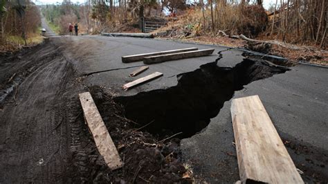 Road damage from earthquakes is latest Hawaii volcano peril | wkyc.com