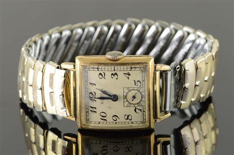 24mm Vintage Bulova Square Mechanical Wrist Watch - Men's | Property Room