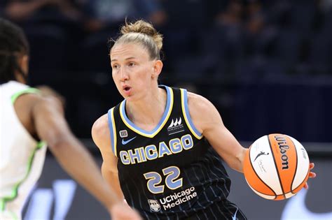 WNBA: Courtney Vandersloot, Chicago Sky defeat Minnesota Lynx - Swish Appeal