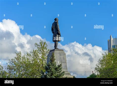 The monument to Admiral Nakhimov on the background of blue sky Stock Photo - Alamy