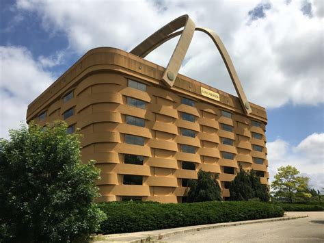 The Strange Second Life of Ohio's 'Big Basket' Building - Atlas Obscura