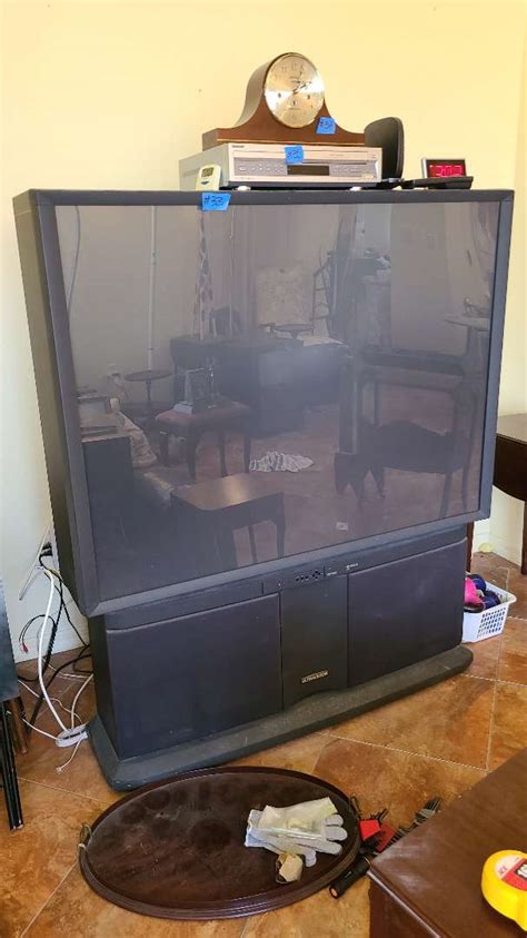 Lot # 33 Hitachi UltraVision 60" Rear Projection Television & Remote ...