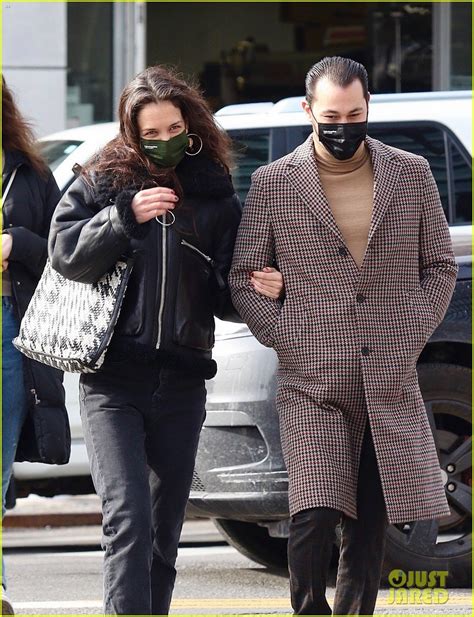 Katie Holmes & Boyfriend Emilio Vitolo Jr. Enjoy a Romantic Stroll in ...