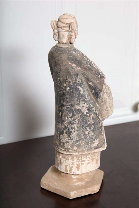 15-16th Century Ming Dynasty Sculpture of a Lady For Sale at 1stdibs