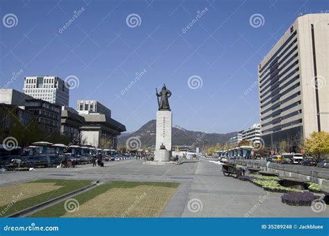 Korean Admiral Yi Sun-sin Downtown Seoul Editorial Stock Photo - Image ...