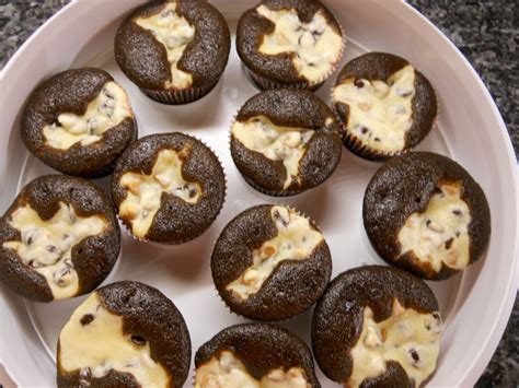 Cupcakes On My Mind...: Cream Cheese Chocolate Cupcakes