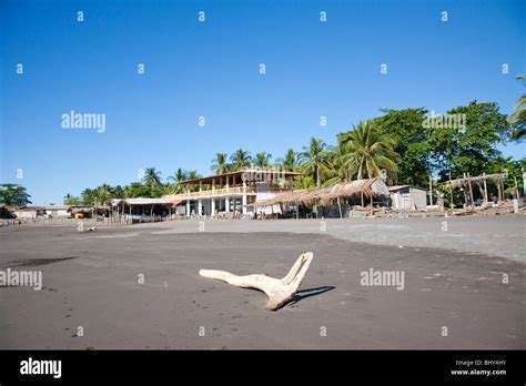 Playa El Zonte, El Salvador Stock Photo - Alamy