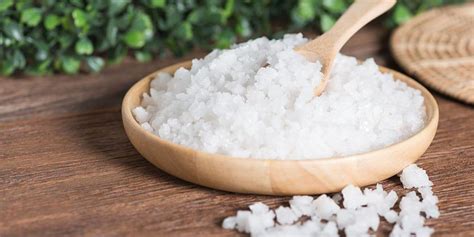 Benefits of An Epsom Salt Bath | YouBeauty