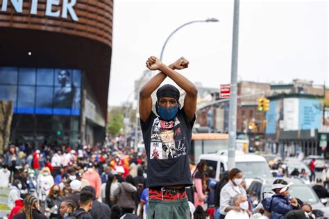 Fans, family, celebs celebrate DMX at Barclays Center - Los Angeles Times