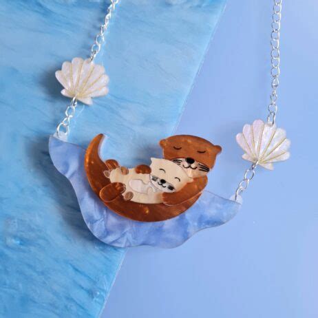 Otter and baby necklace | CHERRYLOCO