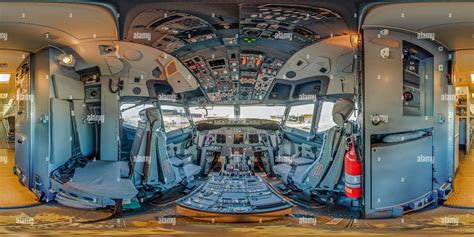 360° view of Interior cockpit Boeing 737-800 - Alamy
