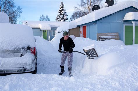 ‘Anomaly’ winter storm closes Anchorage and Mat-Su schools, slows ...