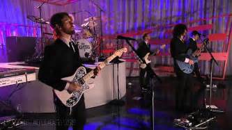 Experience the Thrilling Live Performance of Foo Fighters - Everlong