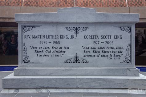 Martin Luther King Jr. Grave | Nashville Travel Photographer & Solo Female Travel