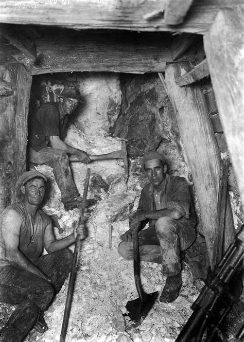 Working underground at Blackwater Mine | NZHistory, New Zealand history online