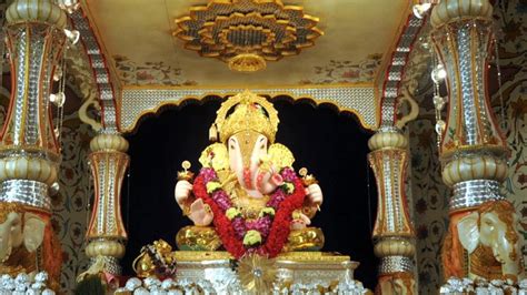 Take online darshan of Pune’s Dagdusheth Ganpati this year - Hindustan Times