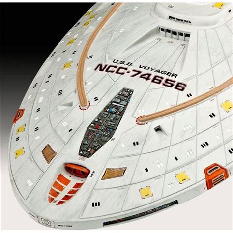 Star Trek: U.S.S. Voyager Model Kit 1/670 51 cm