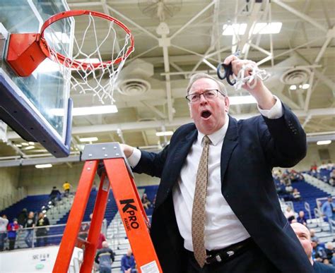 Al Rhodes, longtime Indiana basketball coach, will retire