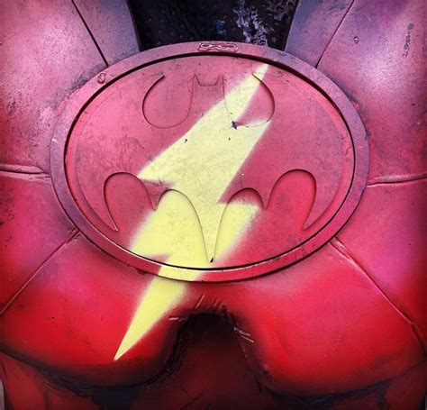 The Flash Movie: New Photo Shows Michael Keaton's Batman Costume Spray ...