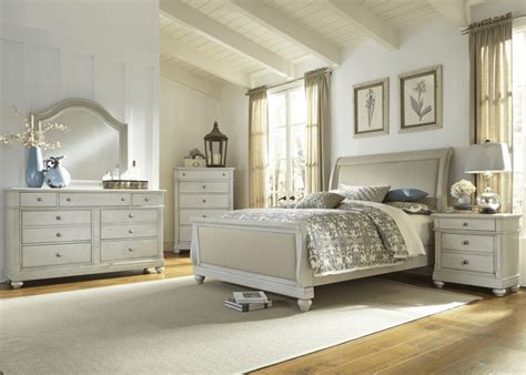 What are the Best Bedroom Furniture Brands (Top List) - EasyHomeTips.org