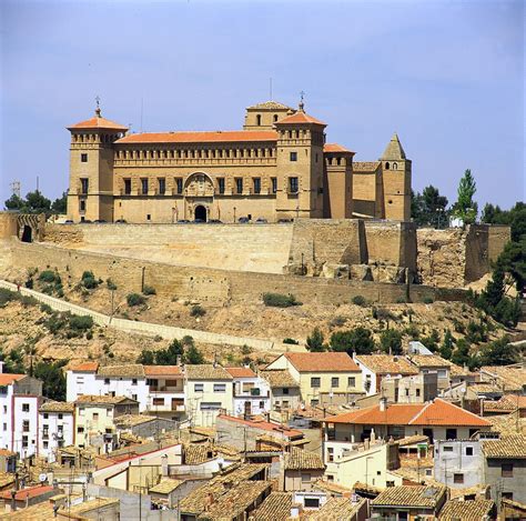 Alcañiz Castle - Megaconstrucciones.net English Version