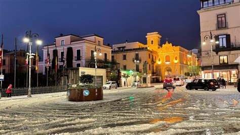 Snow in Sorrento and Positano, the two white towns in the night