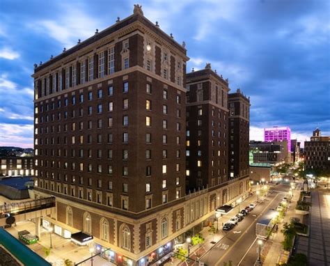 The Best Hotels with Free Airport Shuttle in Syracuse, NY from $77 in 2024 | Expedia