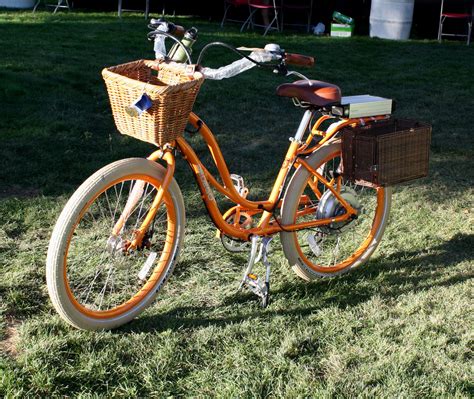 Orange Bicycle – Photos Public Domain