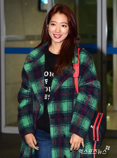 Airport Fashion )) Park Shin Hye • Kpopmap