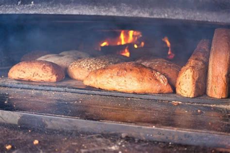 The Pros and Cons of Woodfire Oven for Bread Baking – The Bread Guide ...