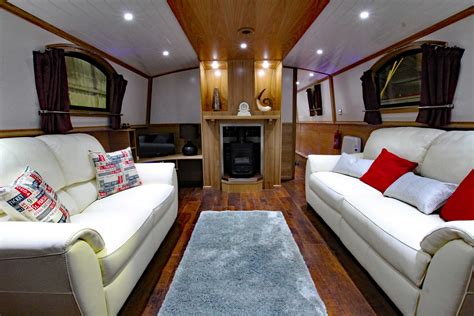 Luxury Interior inside a Widebeam boat by Nottingham Boat Co | Интерьер, Дом