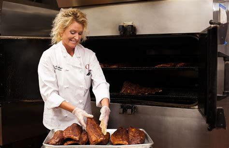 Lee Ann Whippen of Chicago q Restaurant - The Everygirl | Paleo bbq ...