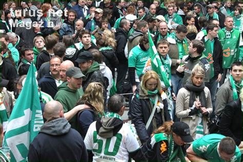 Foto: Fans des SV Werder Bremen auf Tour - Bilder von SV Werder Bremen ...