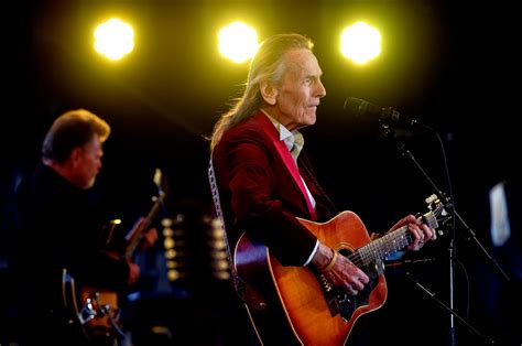 Gordon Lightfoot To Perform Live Back To Back Nights In Michigan