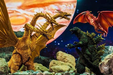 Invadion of Astro Monster. S.H.Monsterarts Godzilla 1964, Rodan vs King Ghidorah Godzilla fan ...